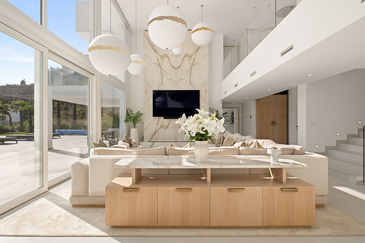 4 Bedroom Villa in Marbella - Photo 10