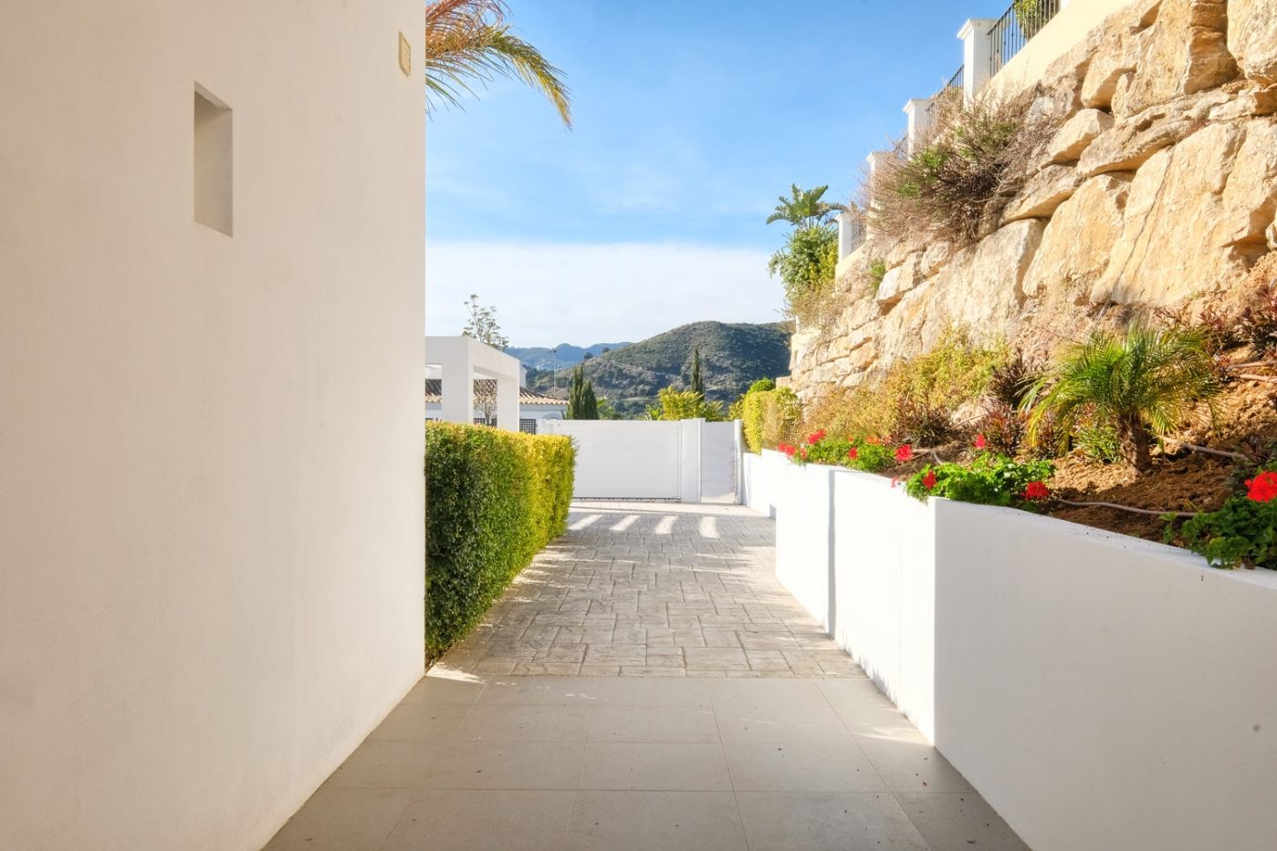 4 Bedroom Villa in Benahavís - Фото 18