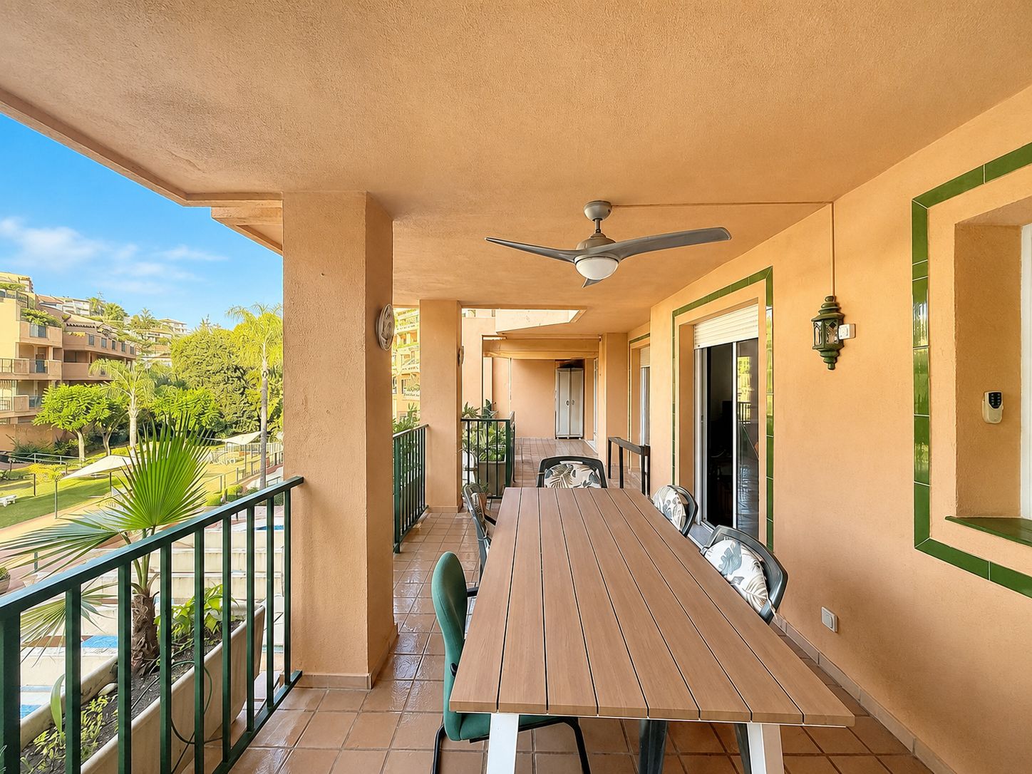2 Bedroom Apartment in Fuengirola - Photo 5