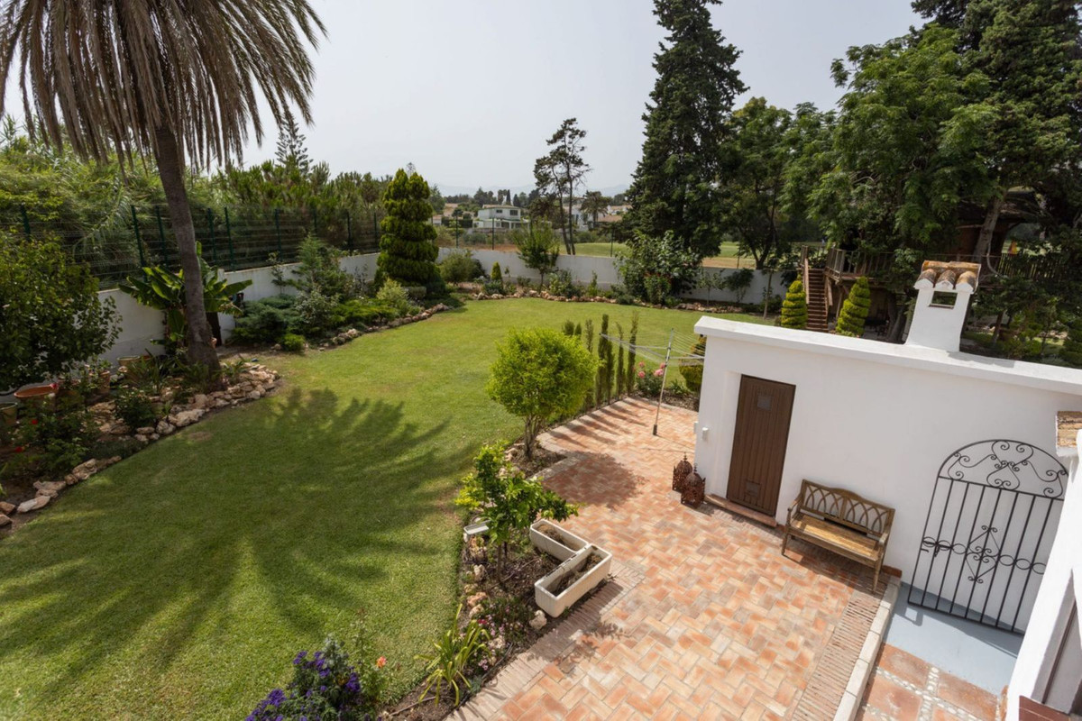 4 Bedroom Villa in San Pedro de Alcántara - Фото 18