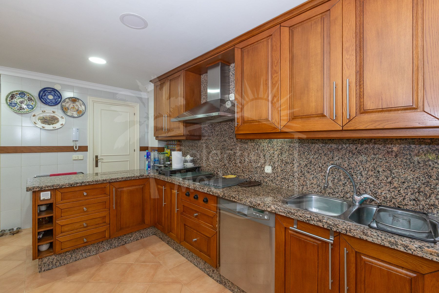 6 Bedroom Villa in Estepona - Photo 22