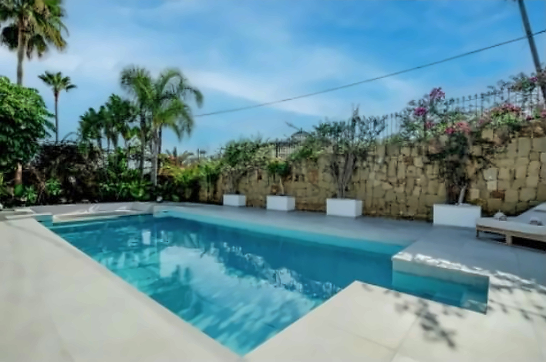 6 Bedroom Villa in Marbella - Photo 18