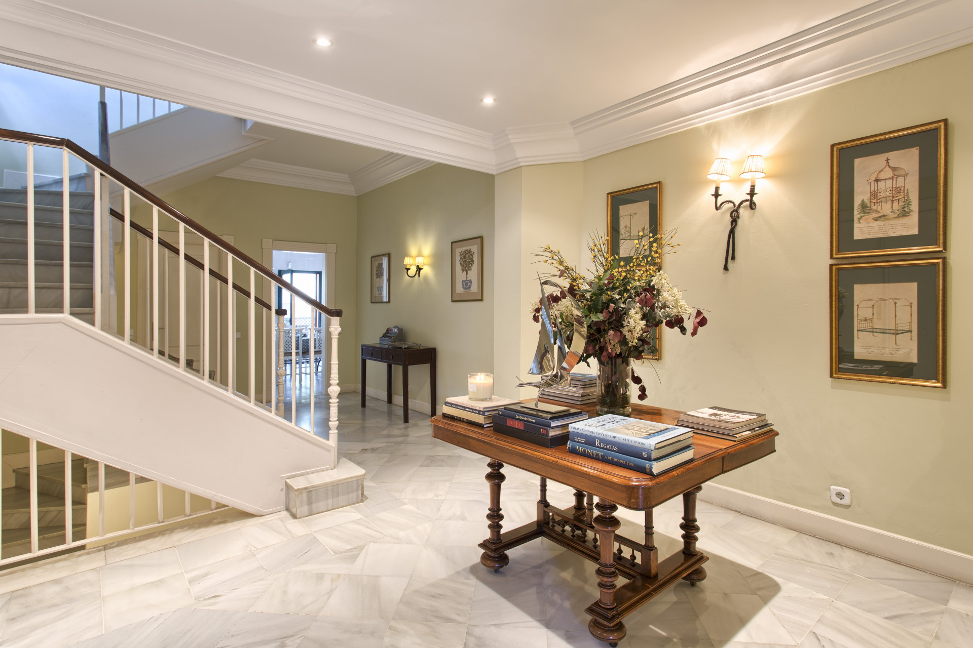 5 Bedroom Villa in Marbella - Photo 6