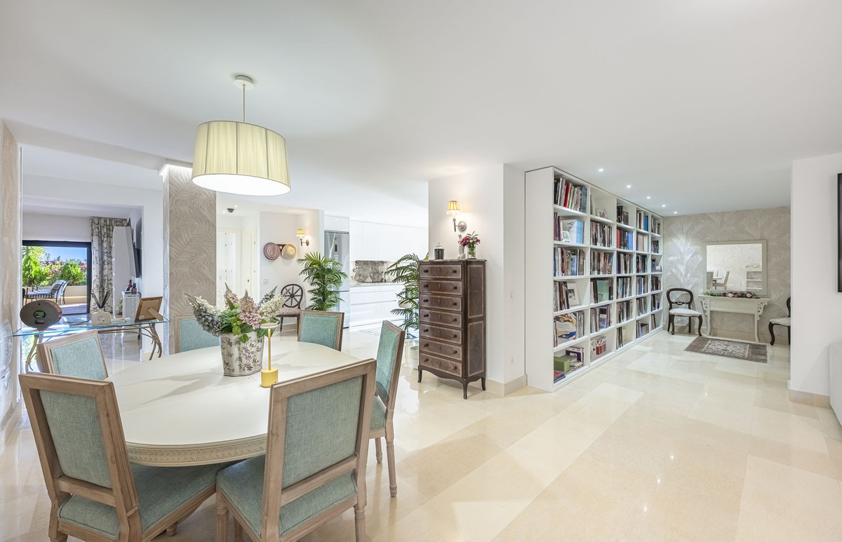 3 Bedroom Apartment in Benahavís - Foto 3