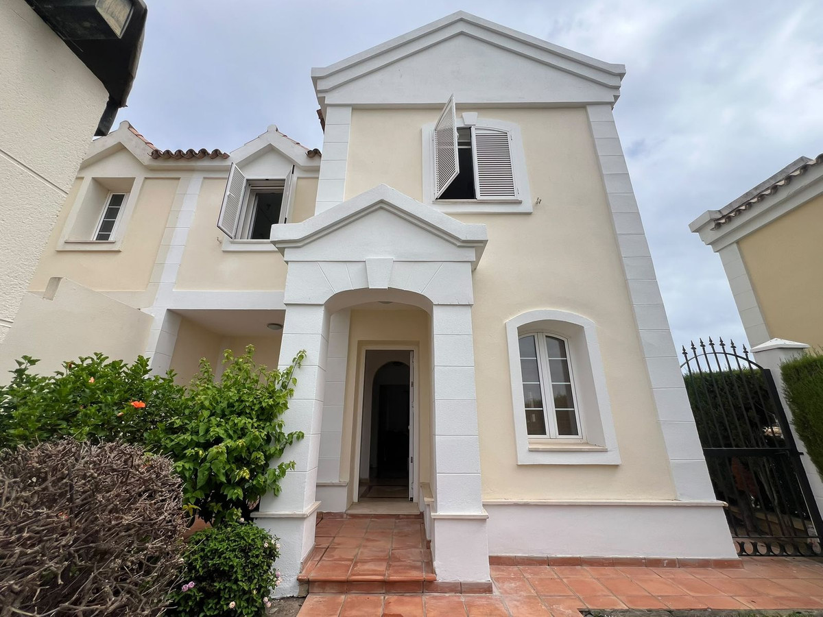 3 Bedroom Villa in La Alcaidesa - Photo 14