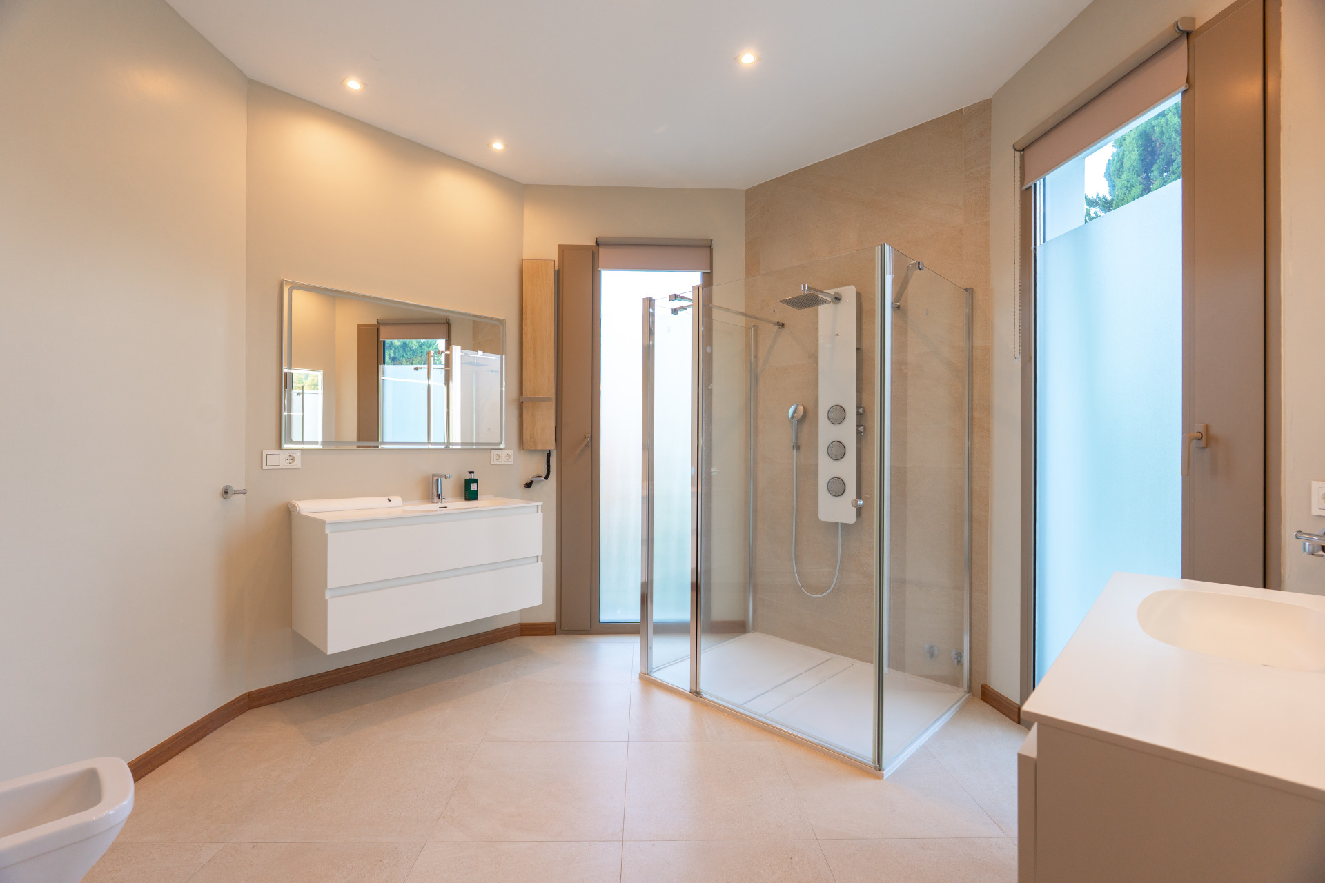 6 Bedroom Villa in San Pedro de Alcántara - Photo 18