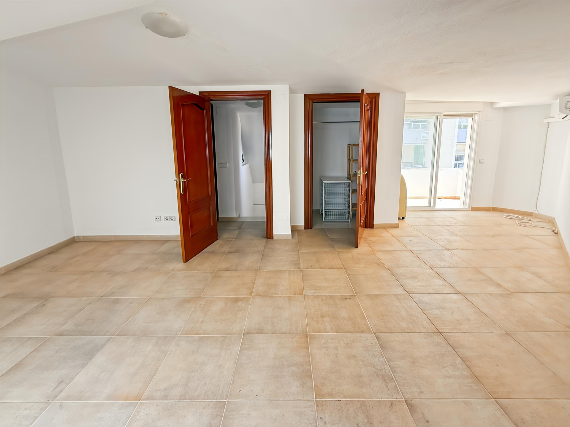 1 Bedroom Penthouse in Benalmádena - Photo 21