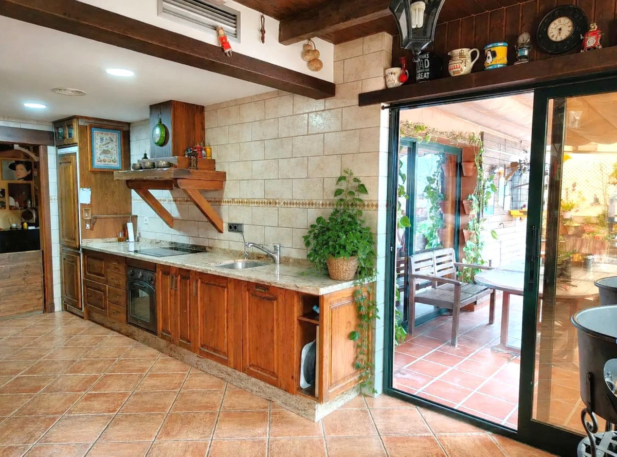 4 Bedroom Penthouse in San Pedro de Alcántara - Photo 7