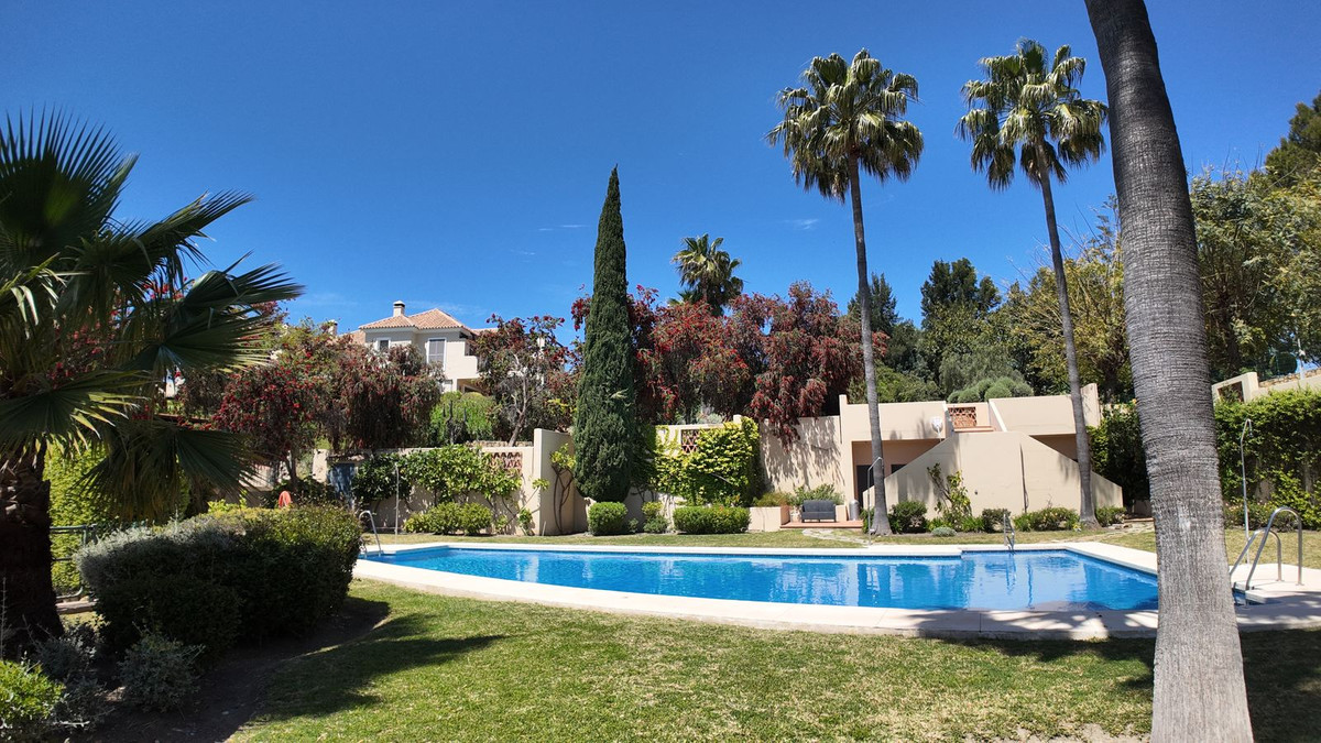 4 Bedroom Townhouse in Benahavís - Photo 62