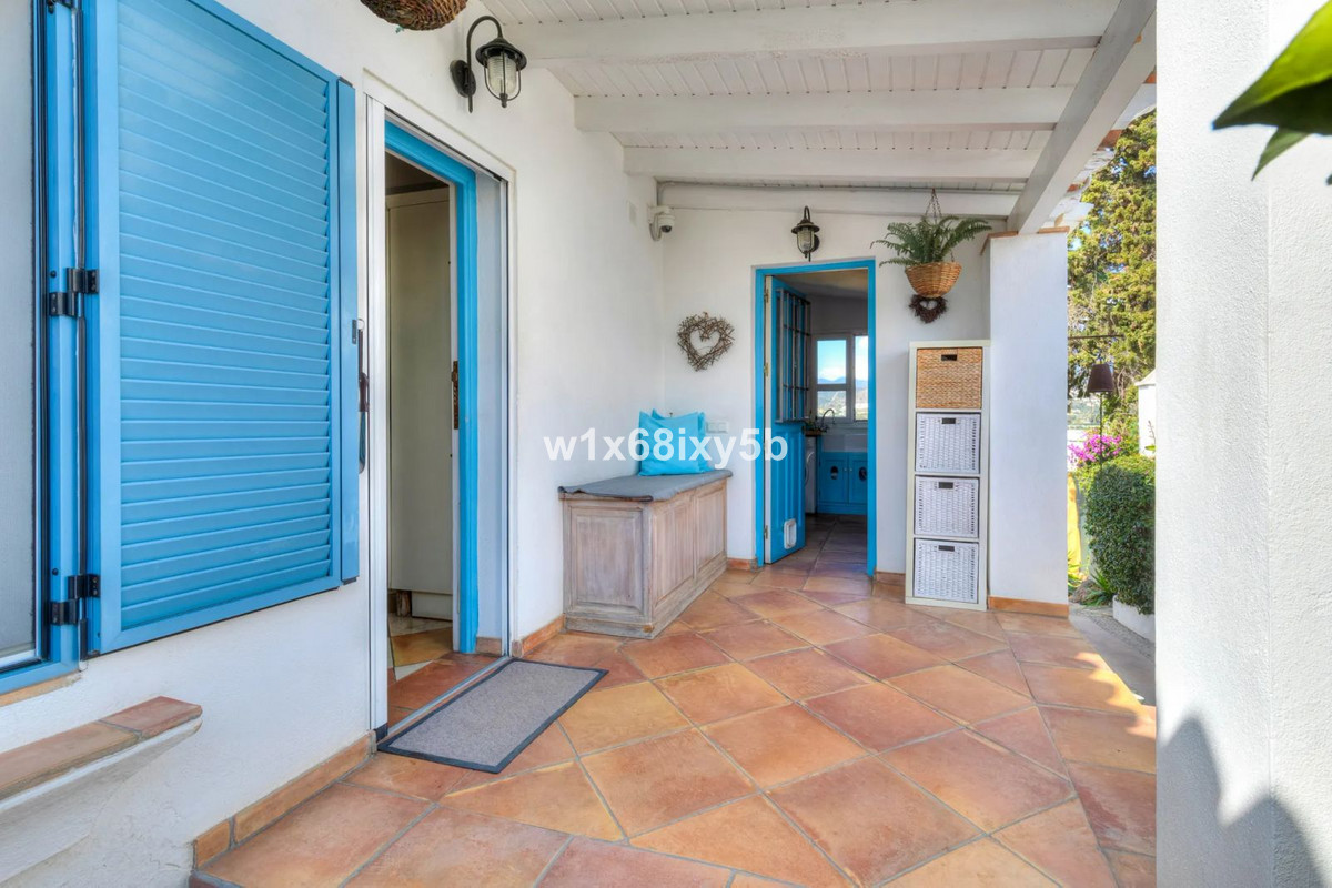 5 Bedroom Villa in San Pedro de Alcántara - Photo 7