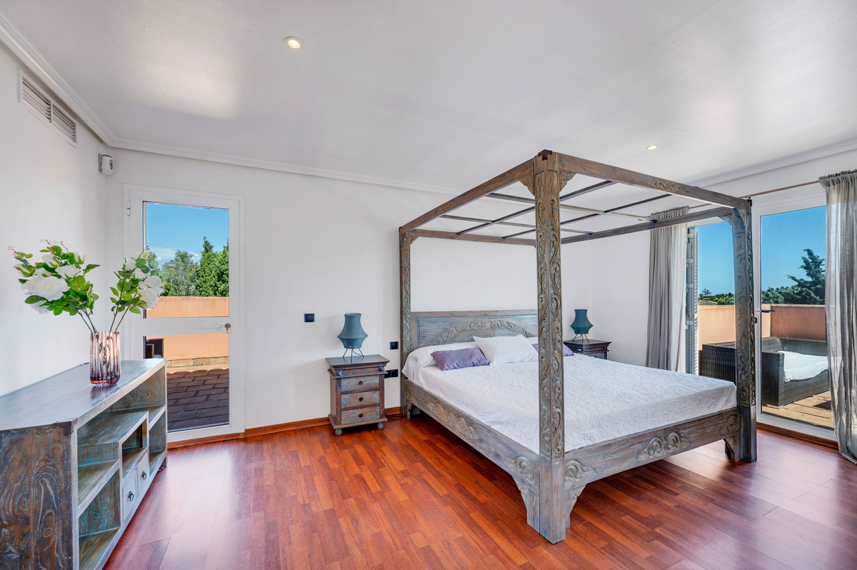 5 Bedroom Villa in Sotogrande - Photo 31