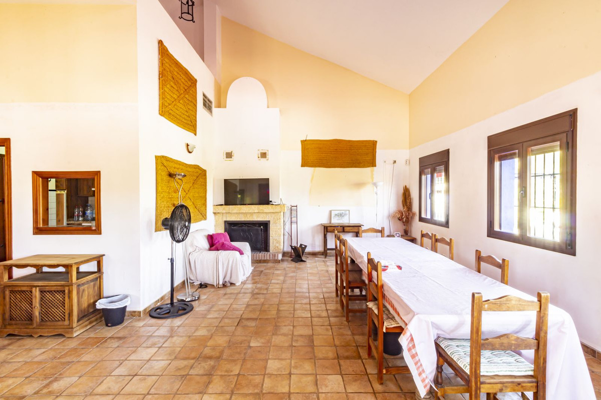 11 Bedroom Country house in Guaro - Photo 7