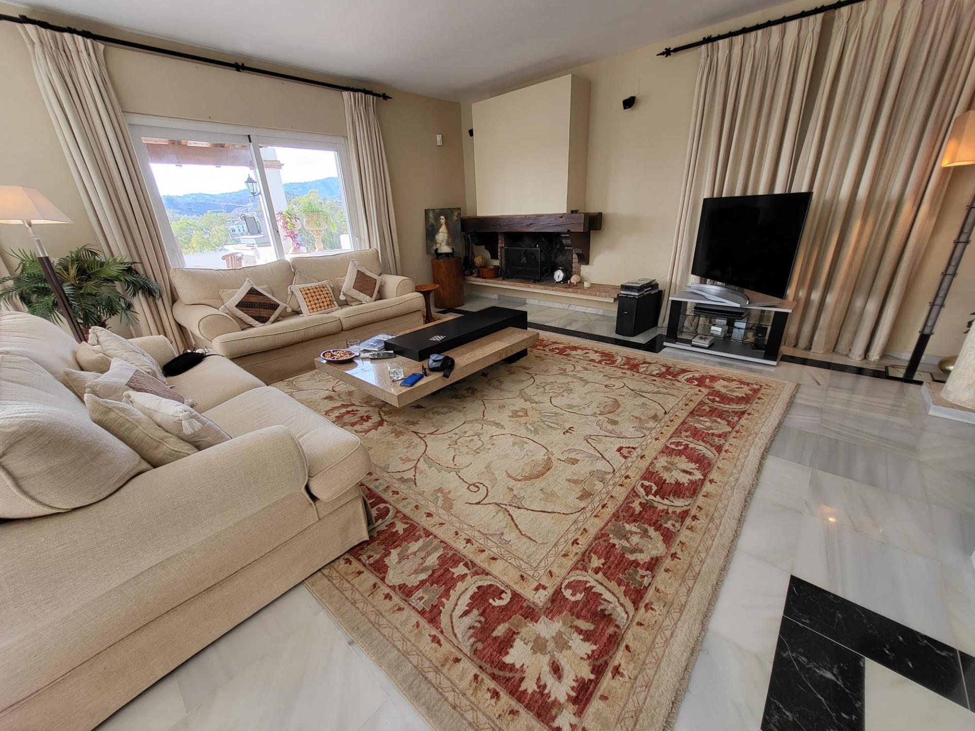 6 Bedroom Villa in Marbella - Photo 8