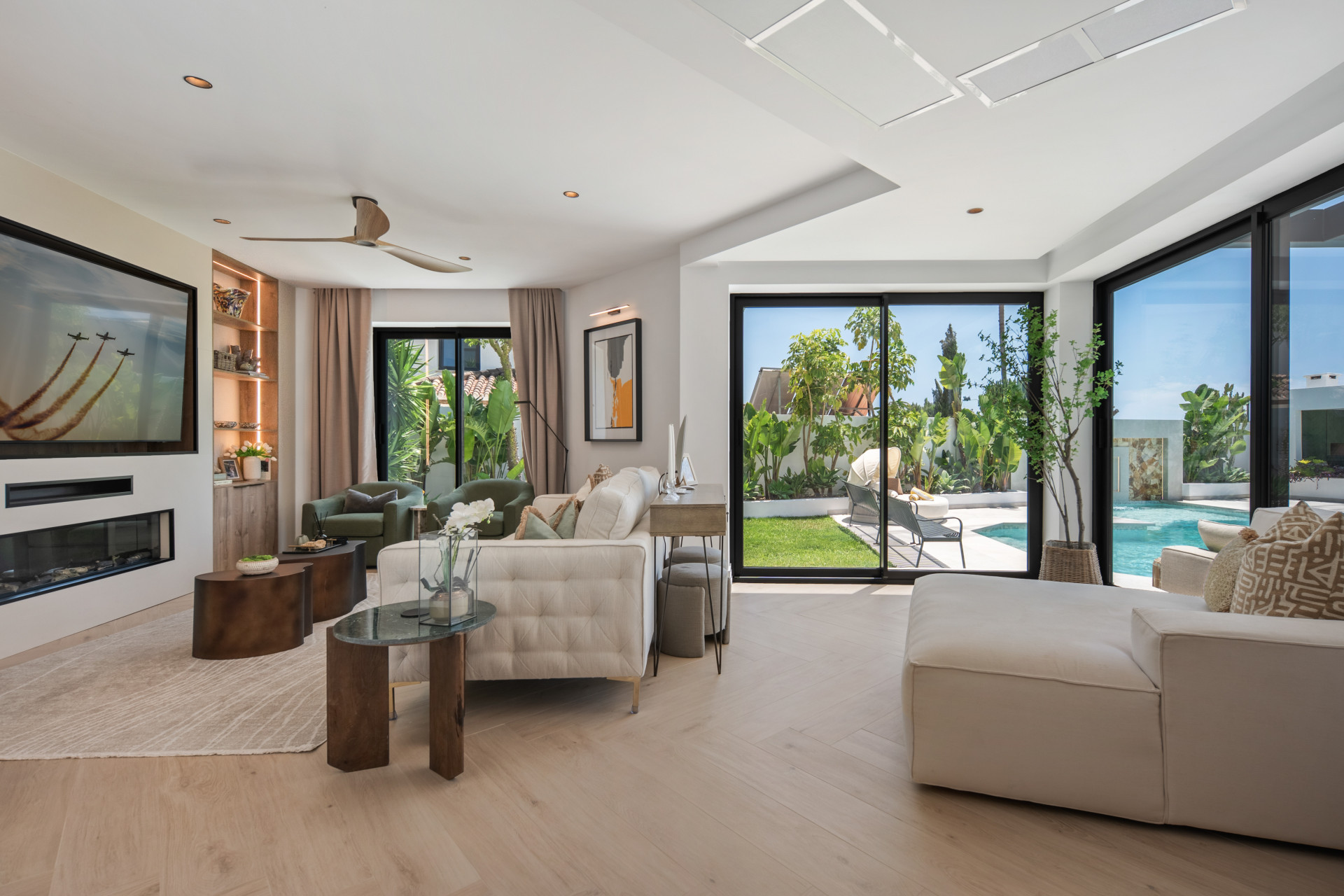 6 Bedroom Villa in Estepona - Photo 6