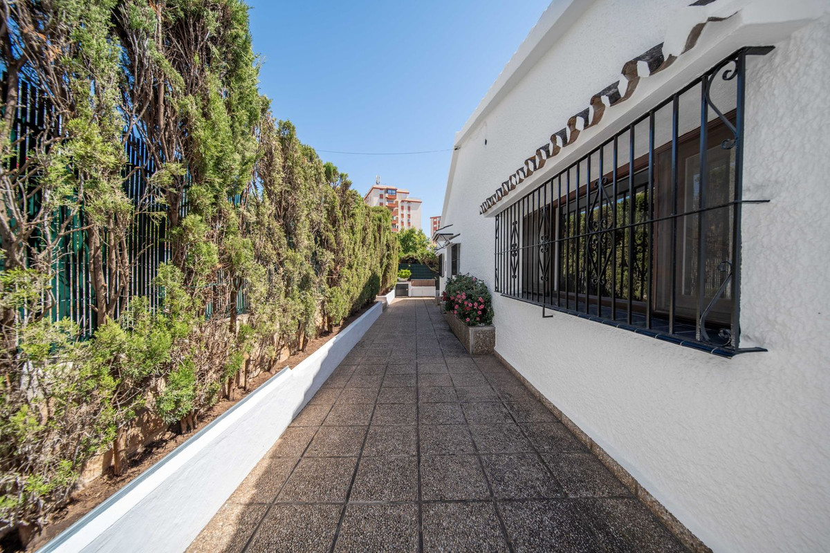 3 Bedroom Villa in Fuengirola - Photo 41