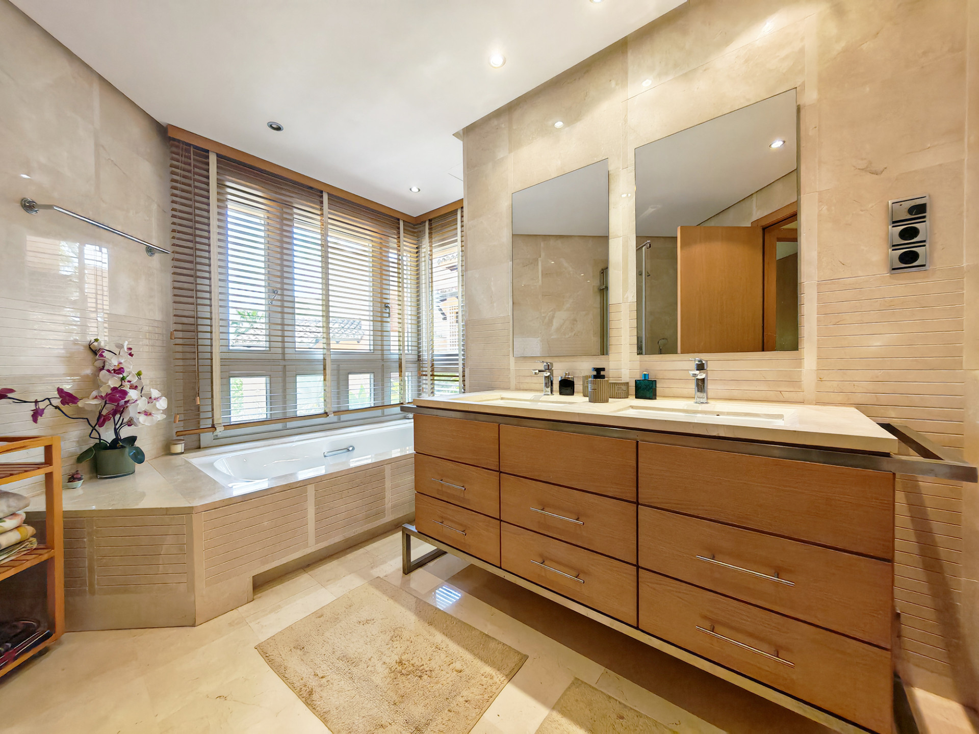 3 Bedroom Apartment in Marbella - Photo 21