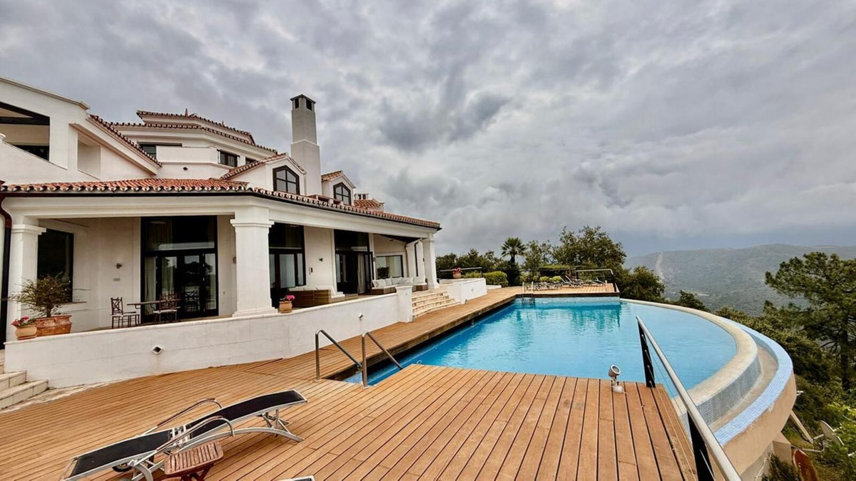 5 Bedroom Villa in Benahavís - Фото 2