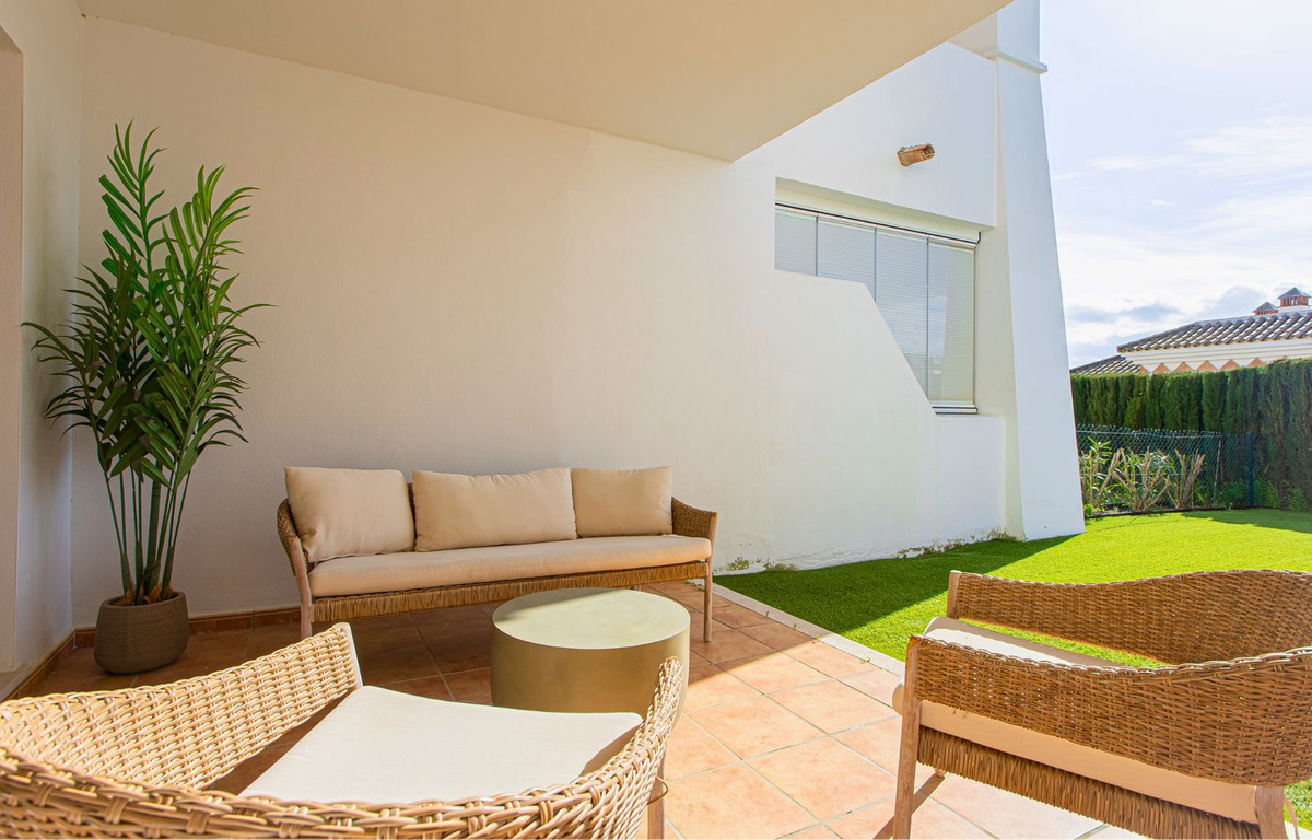 2 Bedroom Apartment in Casares - Photo 3