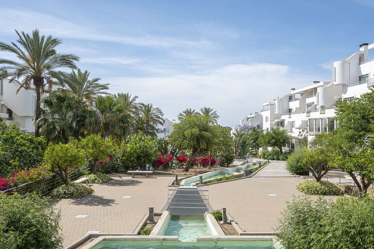 5 Bedroom Penthouse in Mijas - Photo 52