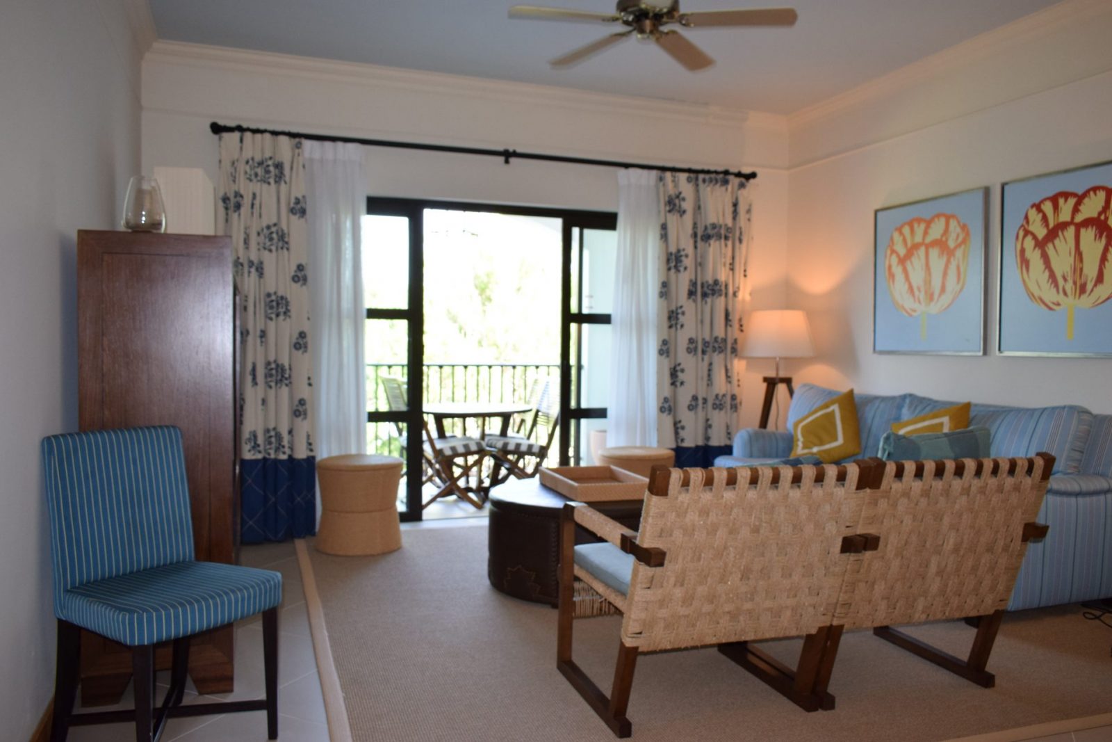 2-bedroom apartment with pool in Spain – Photo 4