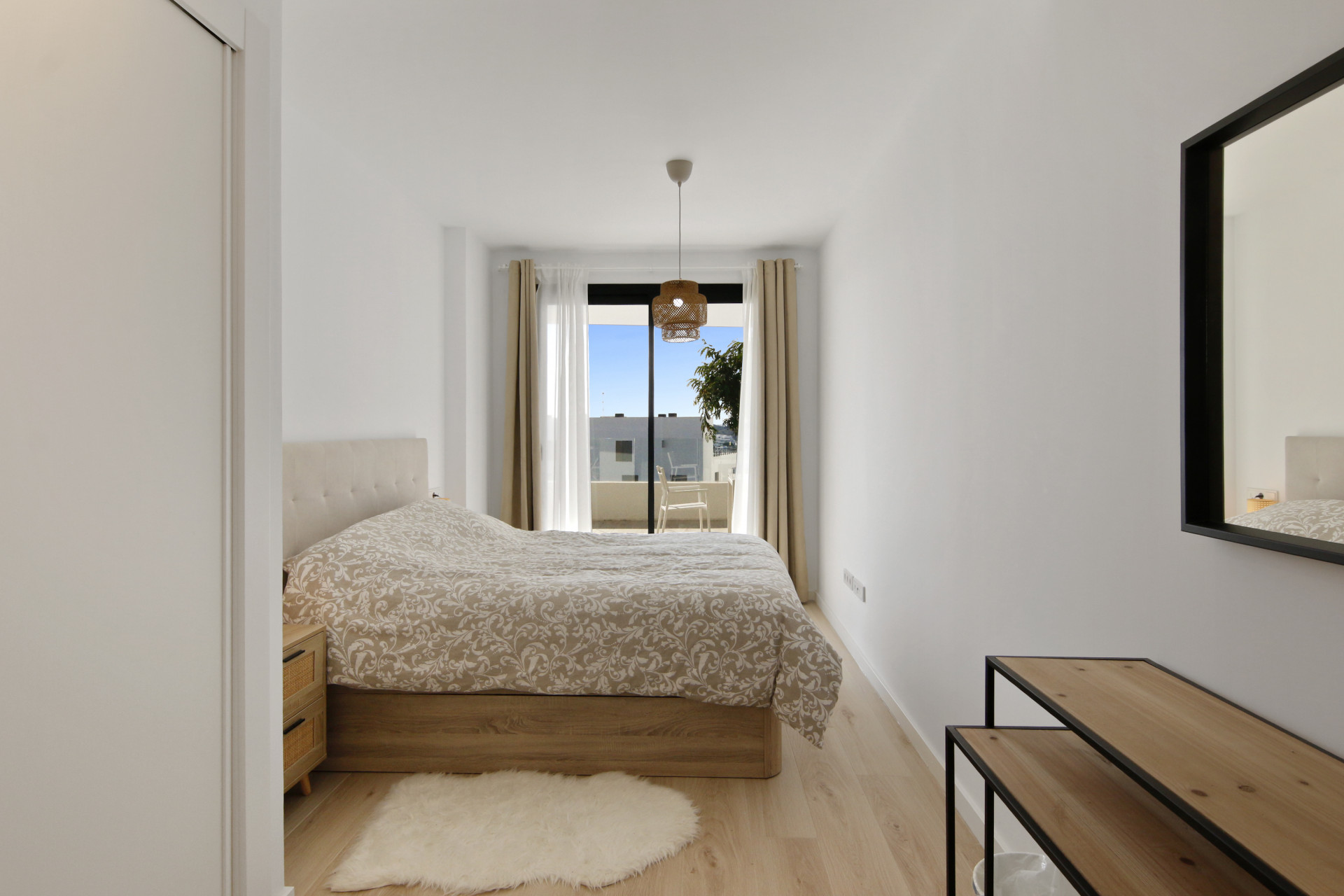 3 Bedroom Apartment in Estepona - Photo 8