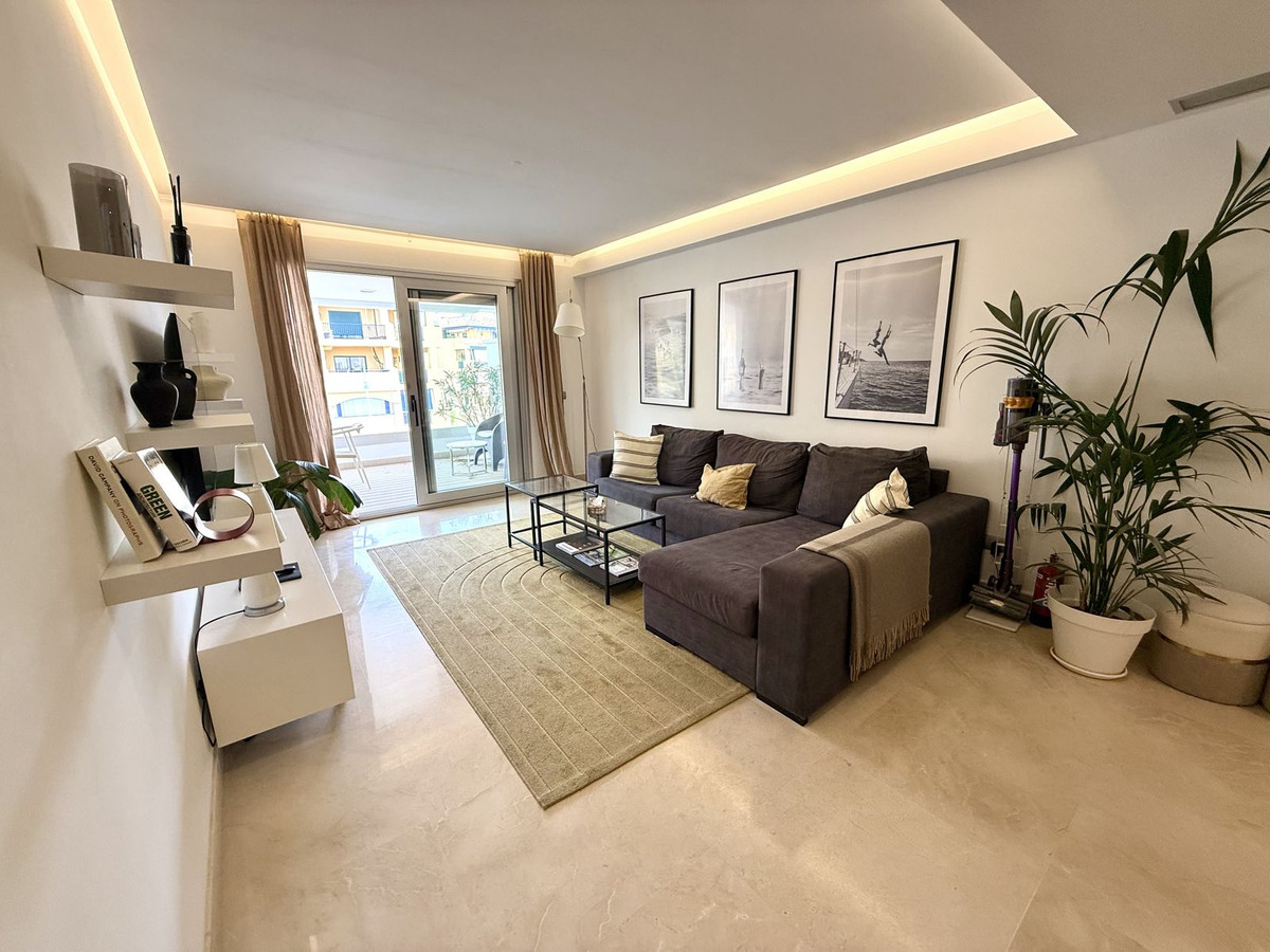 3 Bedroom Penthouse in San Pedro de Alcántara - Photo 2