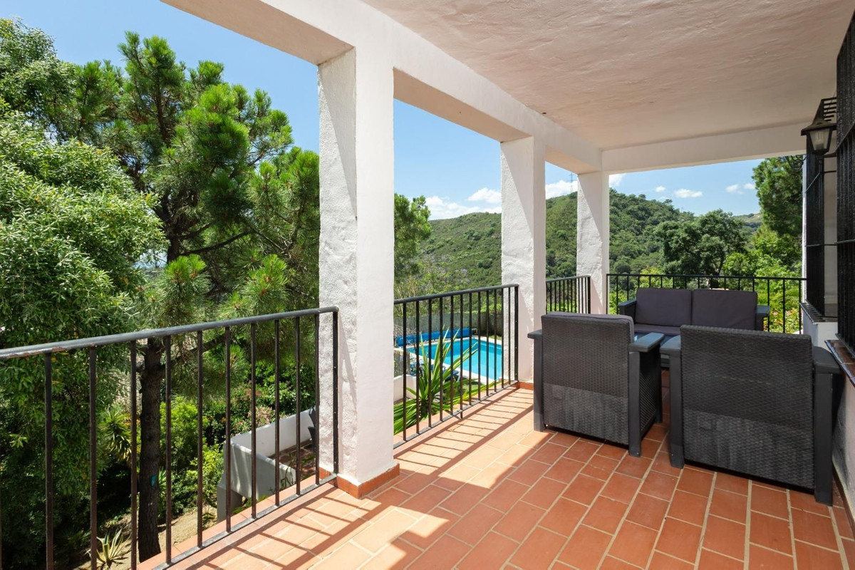 3 Bedroom Villa in Estepona - Photo 6