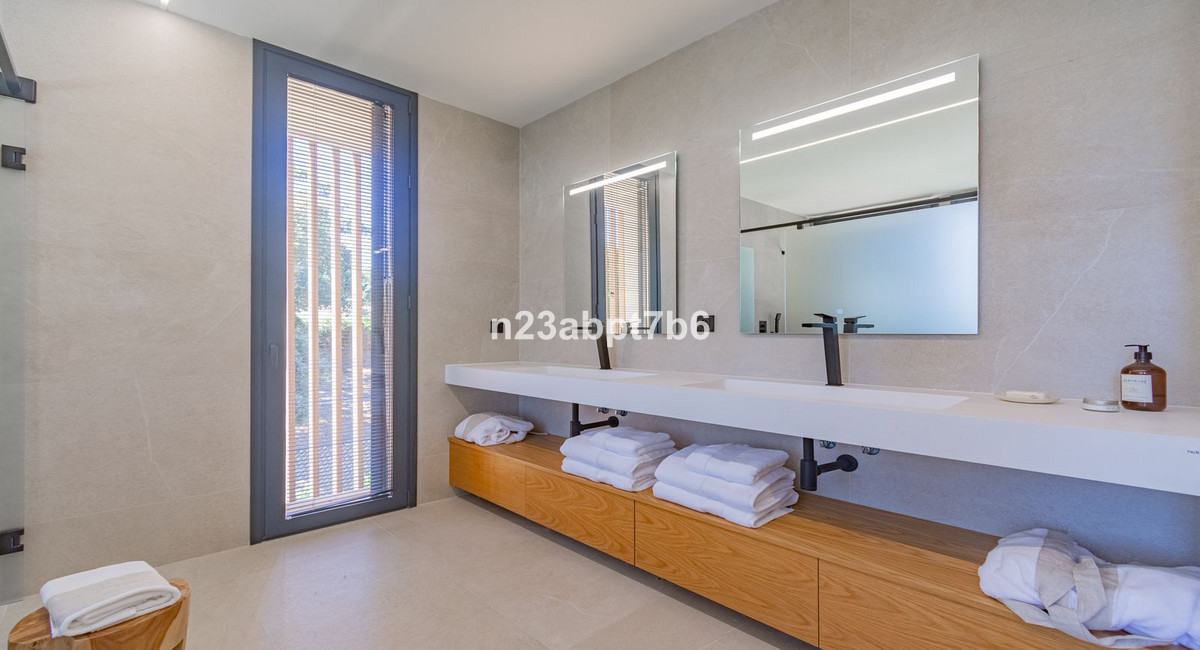 5 Bedroom Villa in Sotogrande - Photo 17