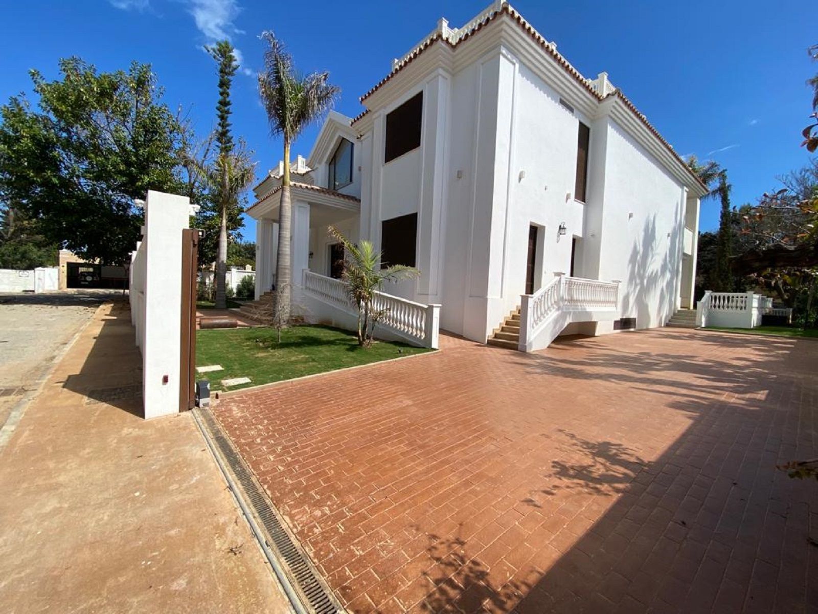 6 Bedroom Villa in Estepona - Фото 26