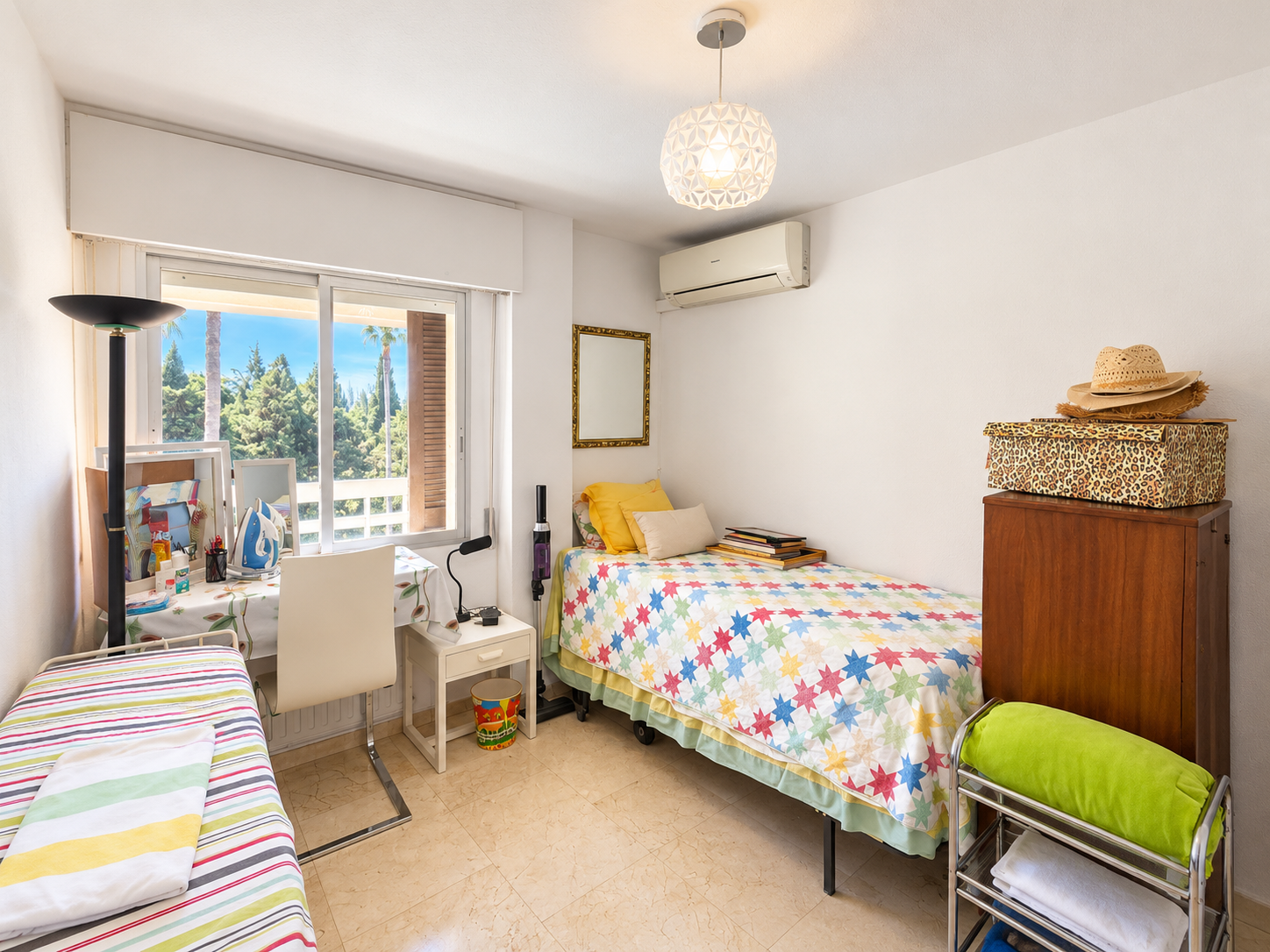 Piso de 4 dormitorios con piscina en Málaga – Foto 15