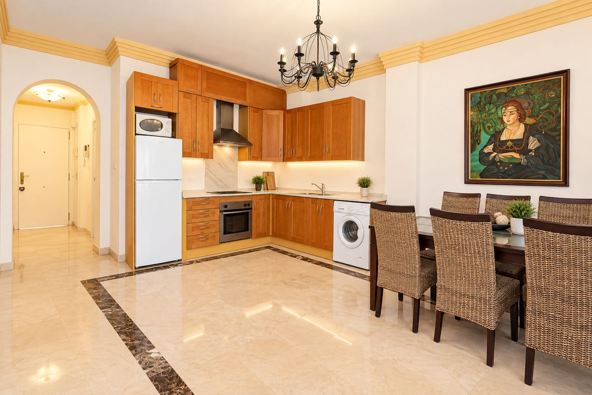 3 Bedroom Apartment in Marbella - Photo 11