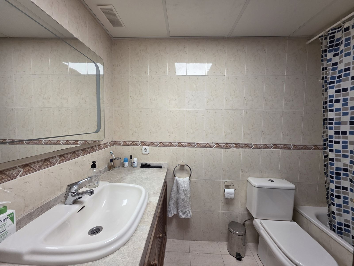 4 Bedroom Townhouse in Marbella - Photo 15
