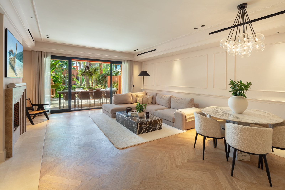 4 Bedroom Townhouse in Marbella - Photo 13