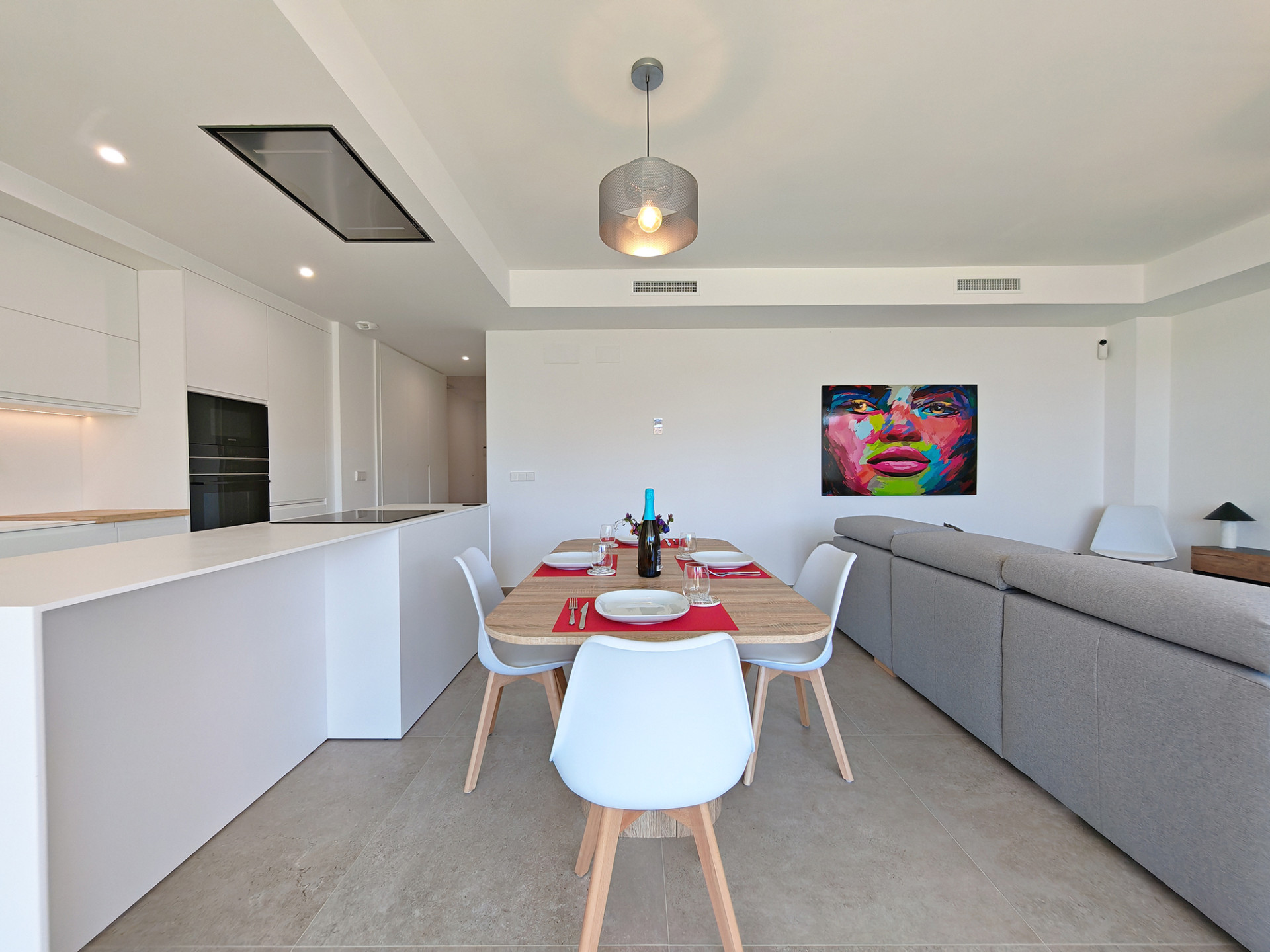 2 Bedroom Apartment in Estepona - Photo 5