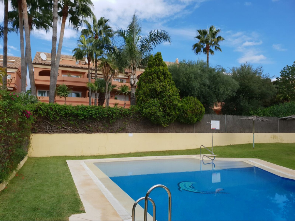 4 Bedroom Townhouse in San Pedro de Alcántara - Photo 3