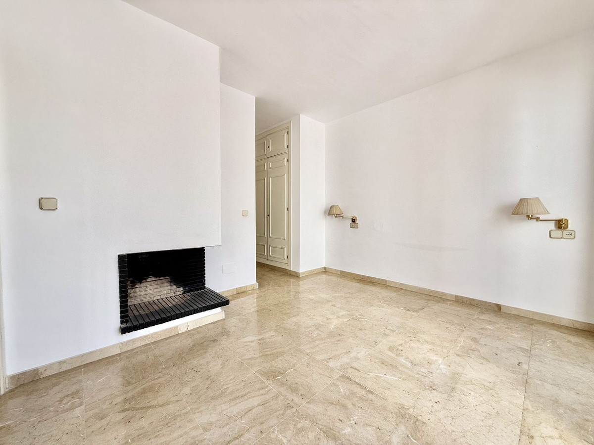 3 Bedroom Townhouse in Marbella - Photo 15