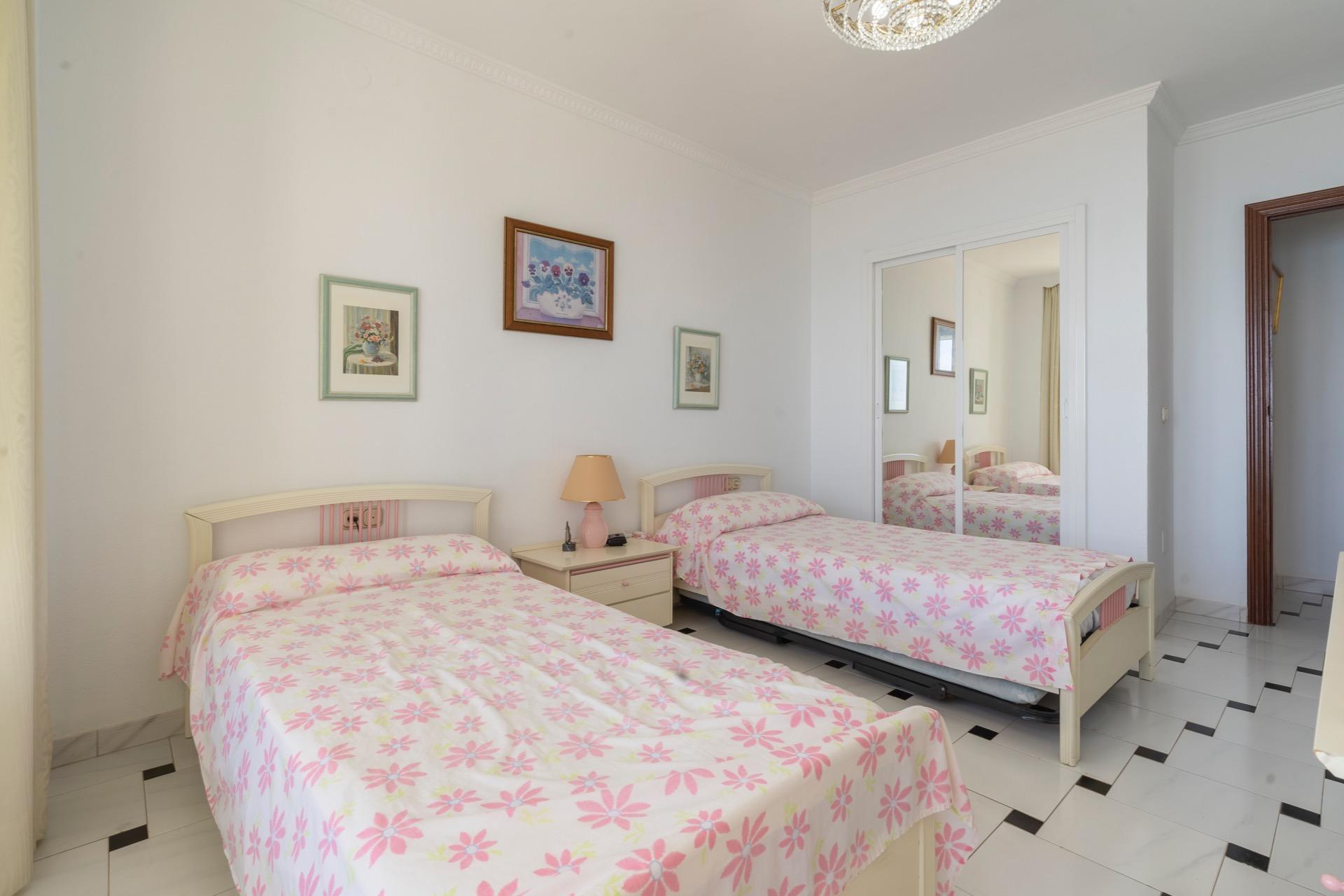 3 Bedroom Apartment in Fuengirola - Photo 14