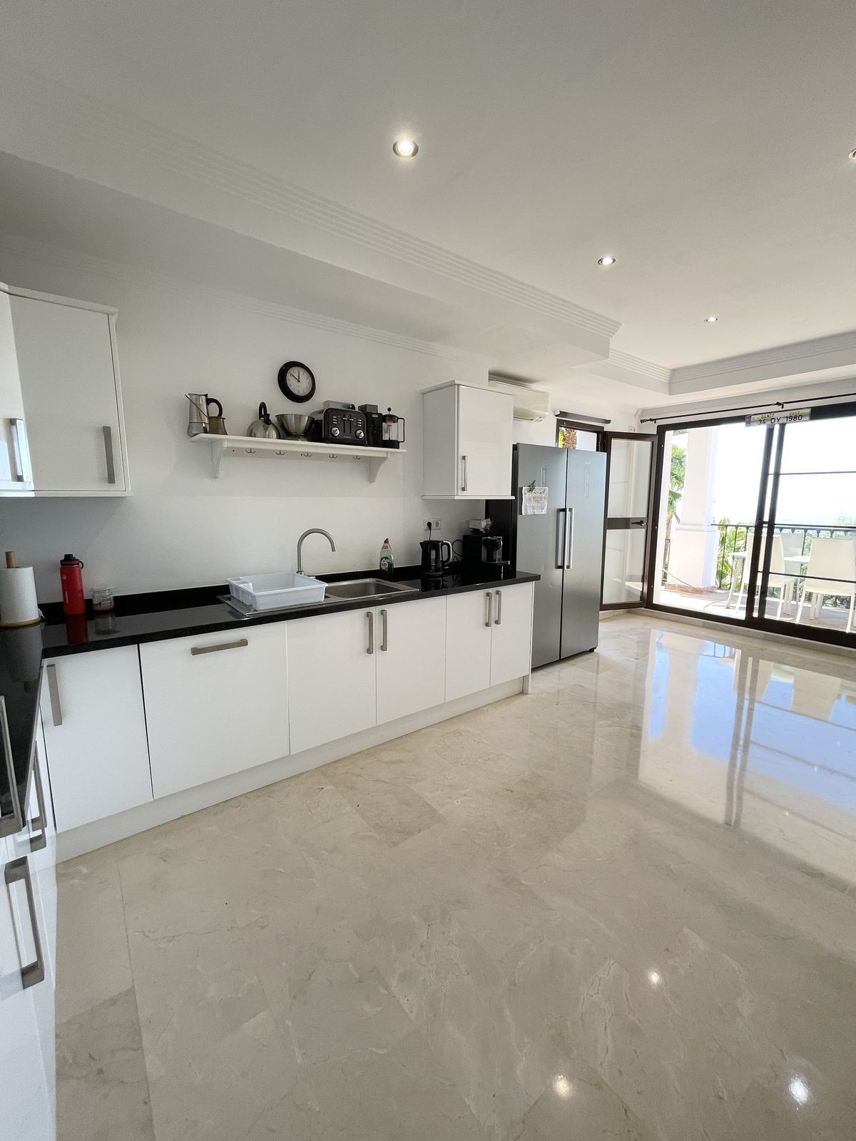 6 Bedroom Villa in Istán - Photo 5