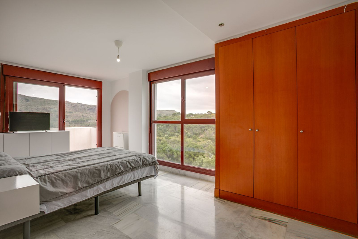 2 Bedroom Apartment in Benahavís - Foto 6