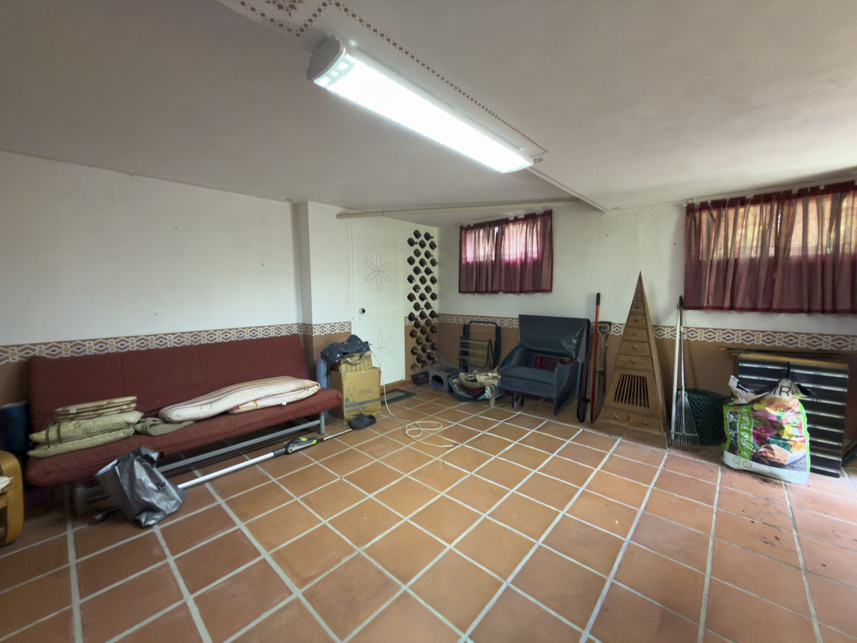 4 Bedroom Villa in Coín - Photo 41