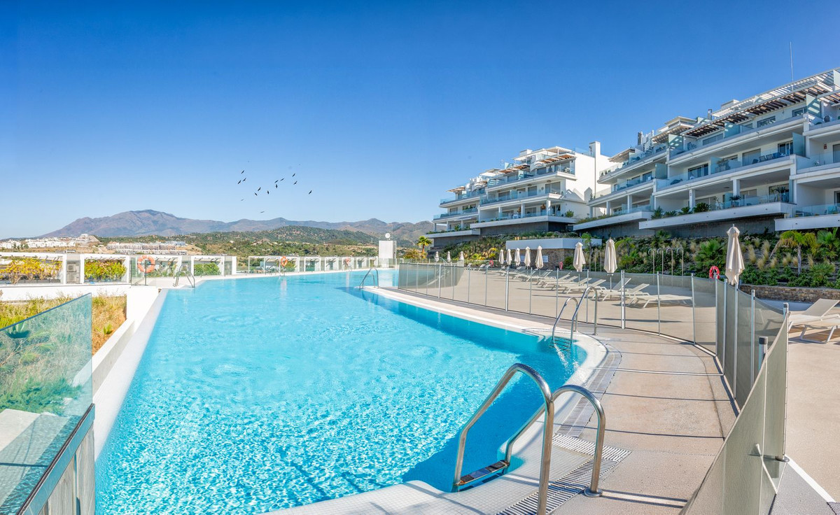 2 Bedroom Apartment in Estepona