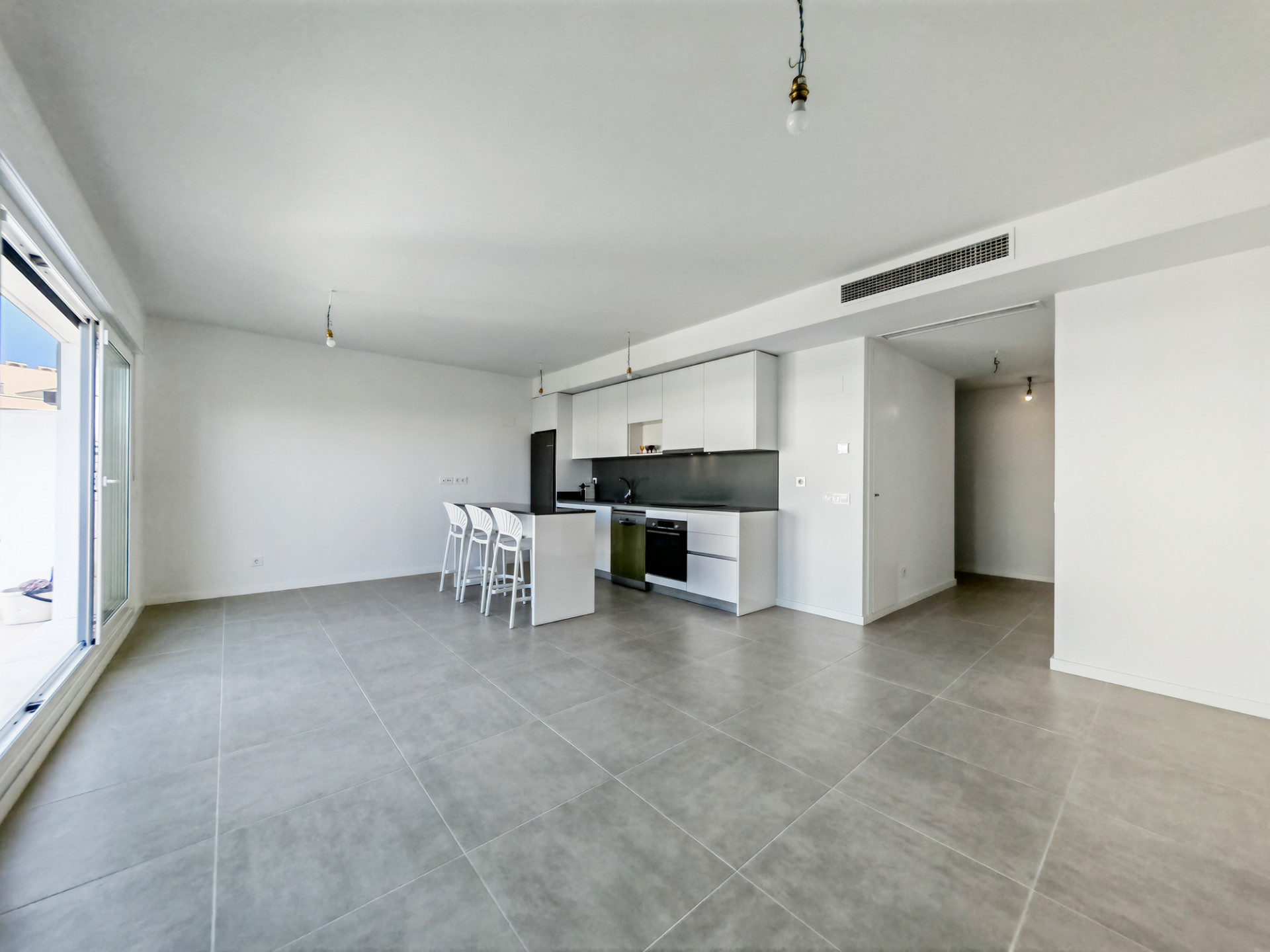 2 Bedroom Apartment in Estepona - Photo 6