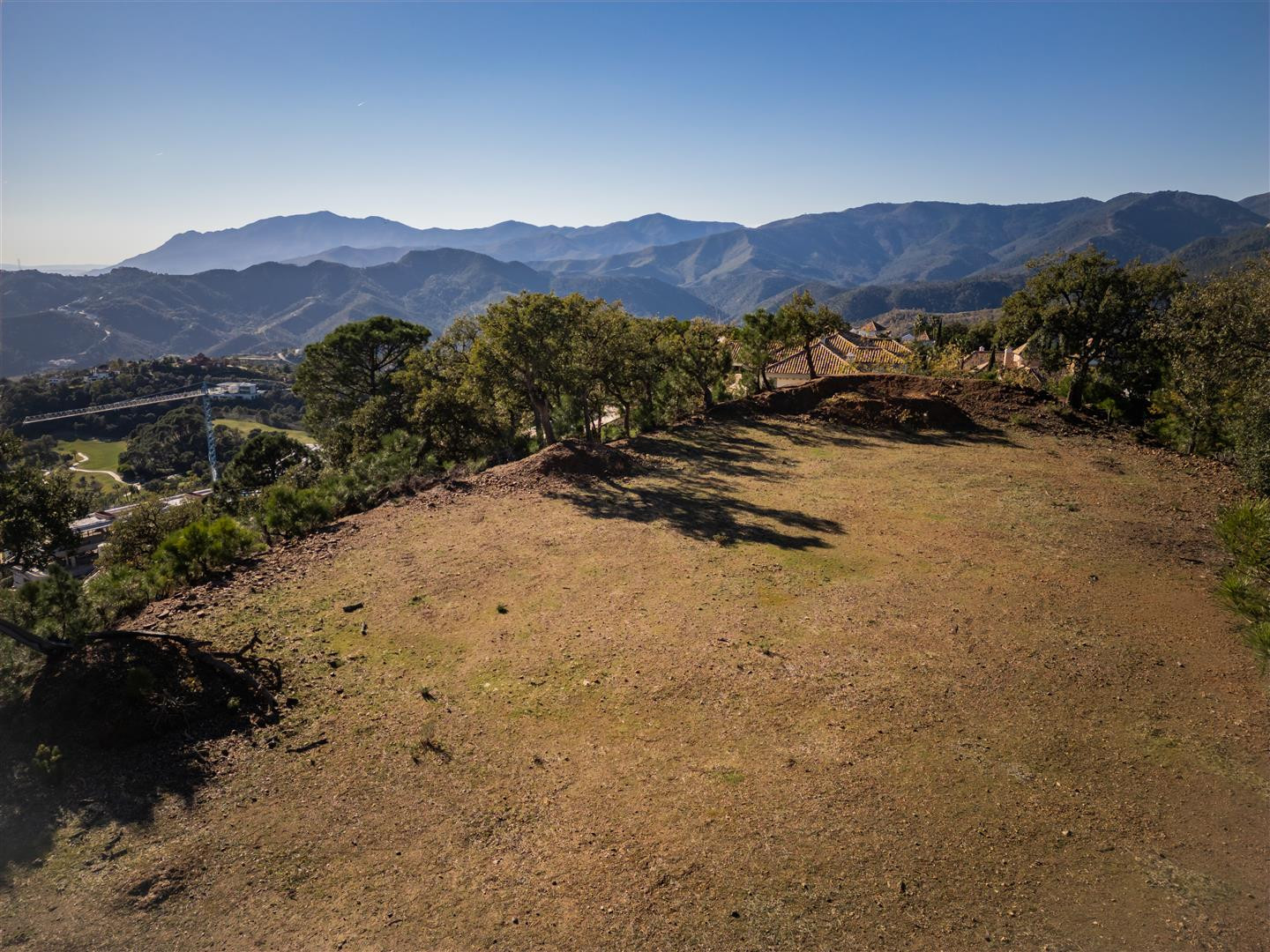 4,100 m² Plot in Benahavís - Photo 5