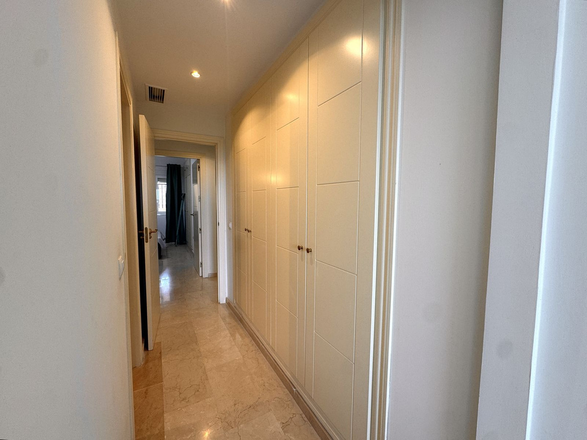 2 Bedroom Apartment in Mijas - Photo 23