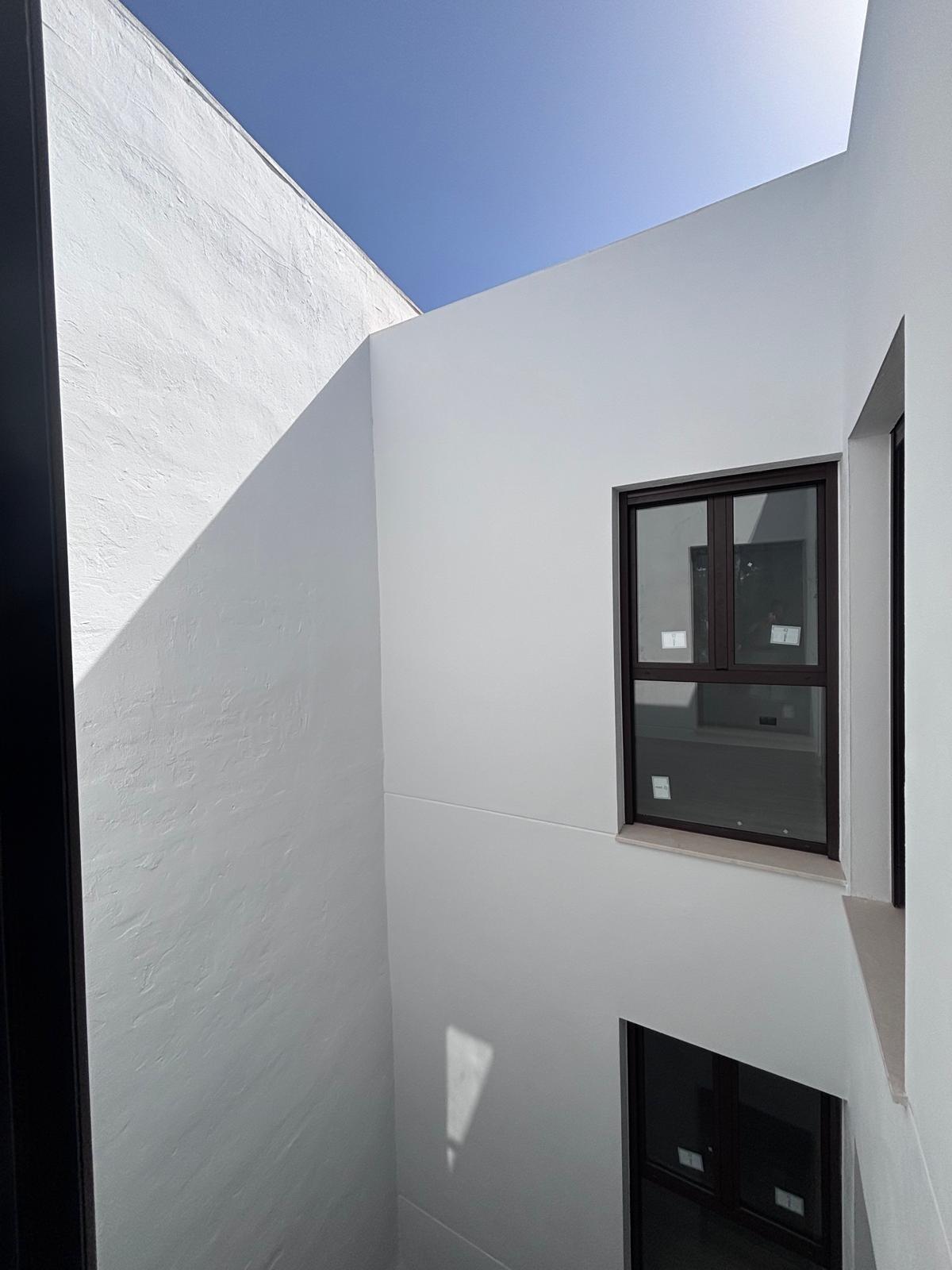 3 Bedroom Penthouse in Fuengirola - Photo 3