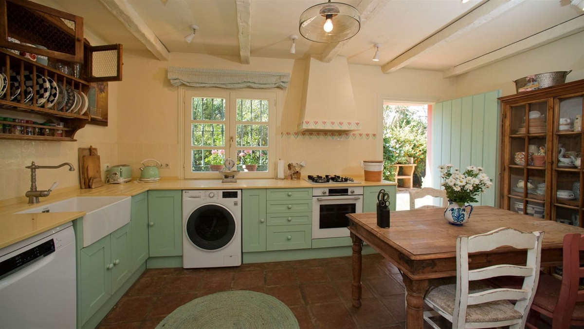3 Bedroom Country house in Estepona - Photo 5