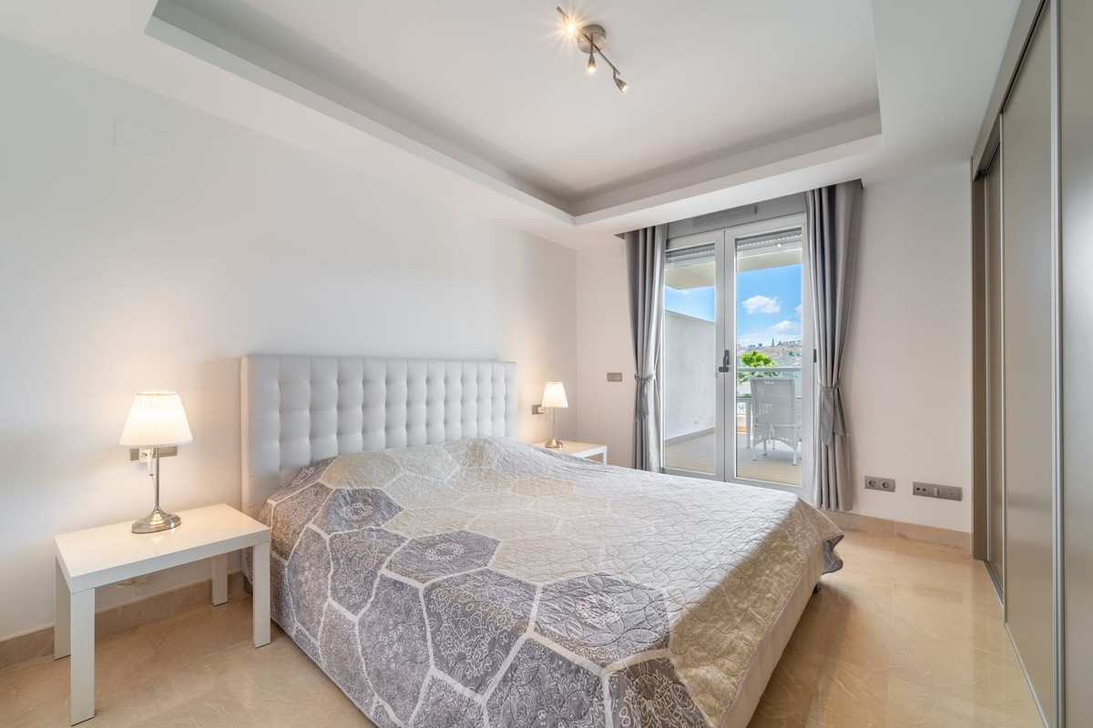 2 Bedroom Apartment in Benahavís - Photo 15