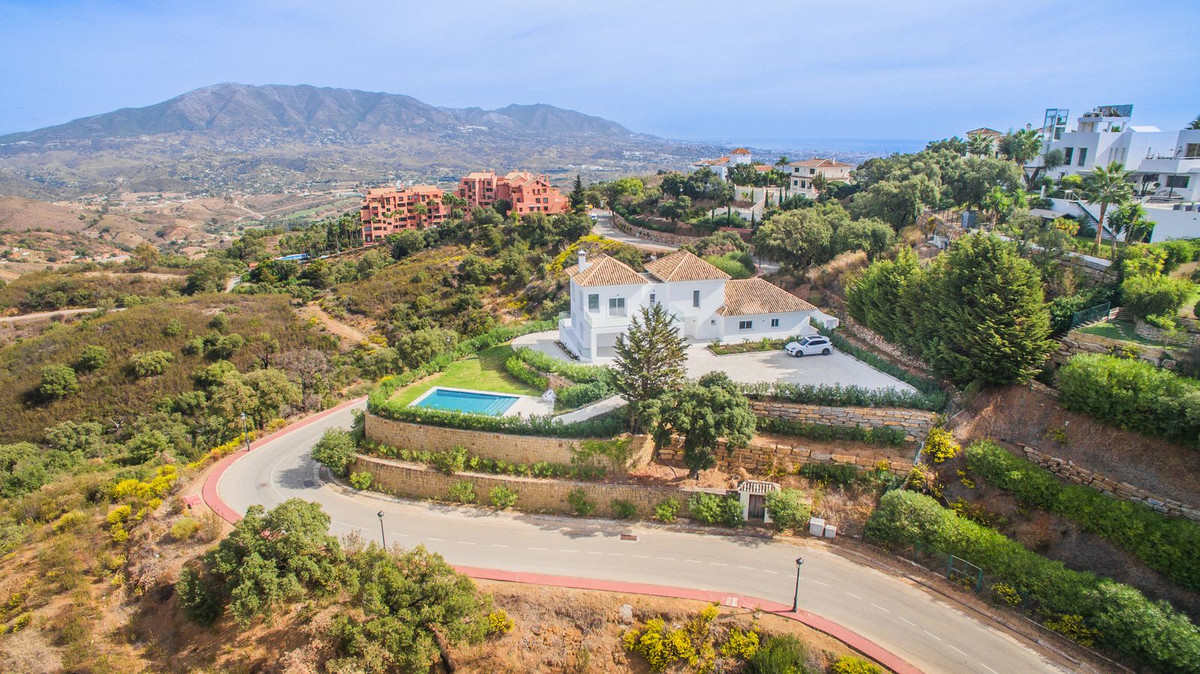 4 Bedroom Villa in Marbella - Photo 38