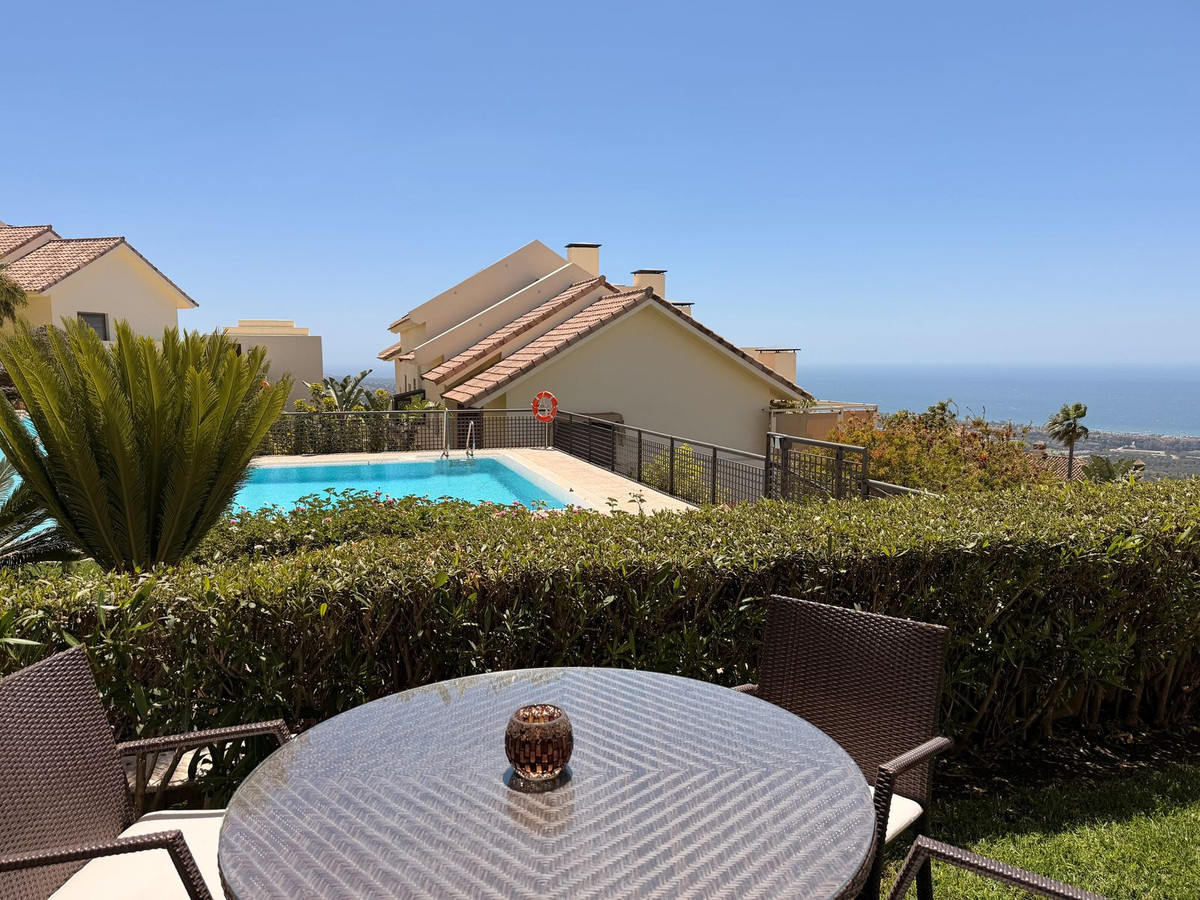 2 Bedroom Apartment in Marbella - Photo 4
