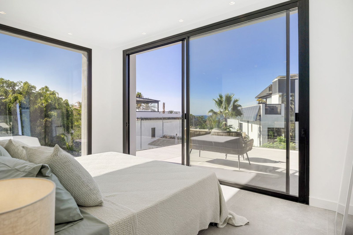 5 Bedroom Villa in Marbella - Photo 14